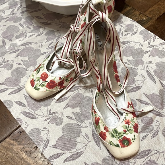 Guess by Marciano Shoes - Vintage Guess Gladiator platforms 1990